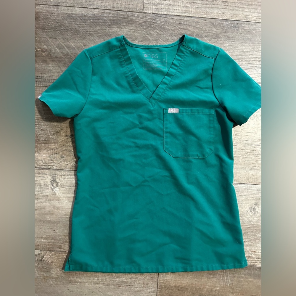 FIGS HUNTER GREEN CATARINA TOP